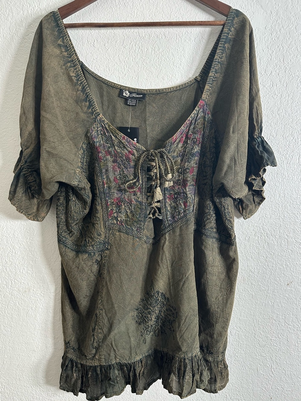 Flower NWT BOHO Peasant Shirt Plus Size 1X or (16/18)